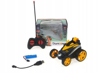 Auto 1:24 na radio 13×10,5x9cm, światła, ładowarka USB